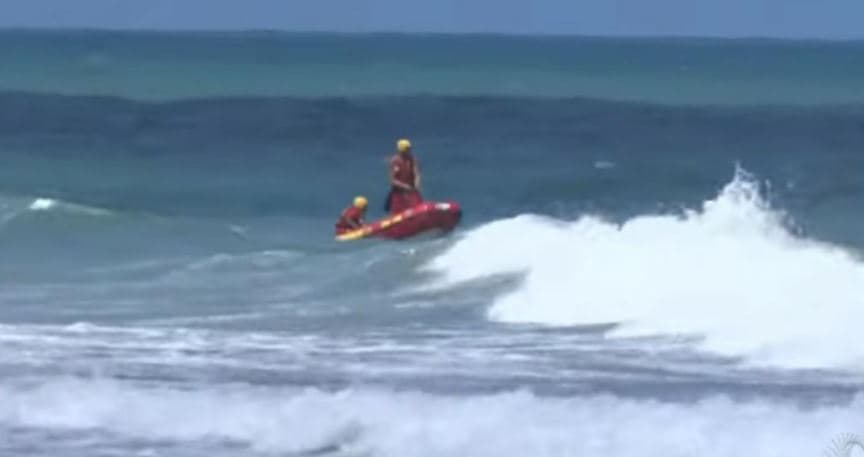Bombeiros encontram corpo que pode ser de jovem que se afogou na sexta-feira em mar de Natal