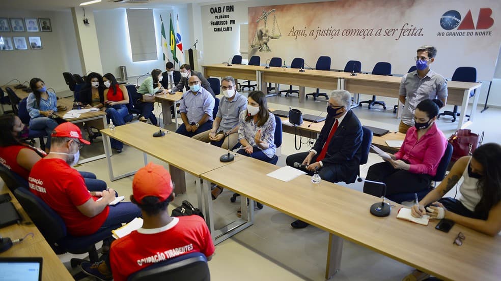 Famílias que ocupam prédio da UFRN pedem na Justiça prazo de 15 dias para deixar o local