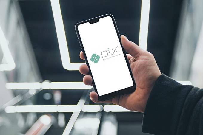 PIX e pagamentos digitais substituirão gradualmente papel moeda, avalia BC