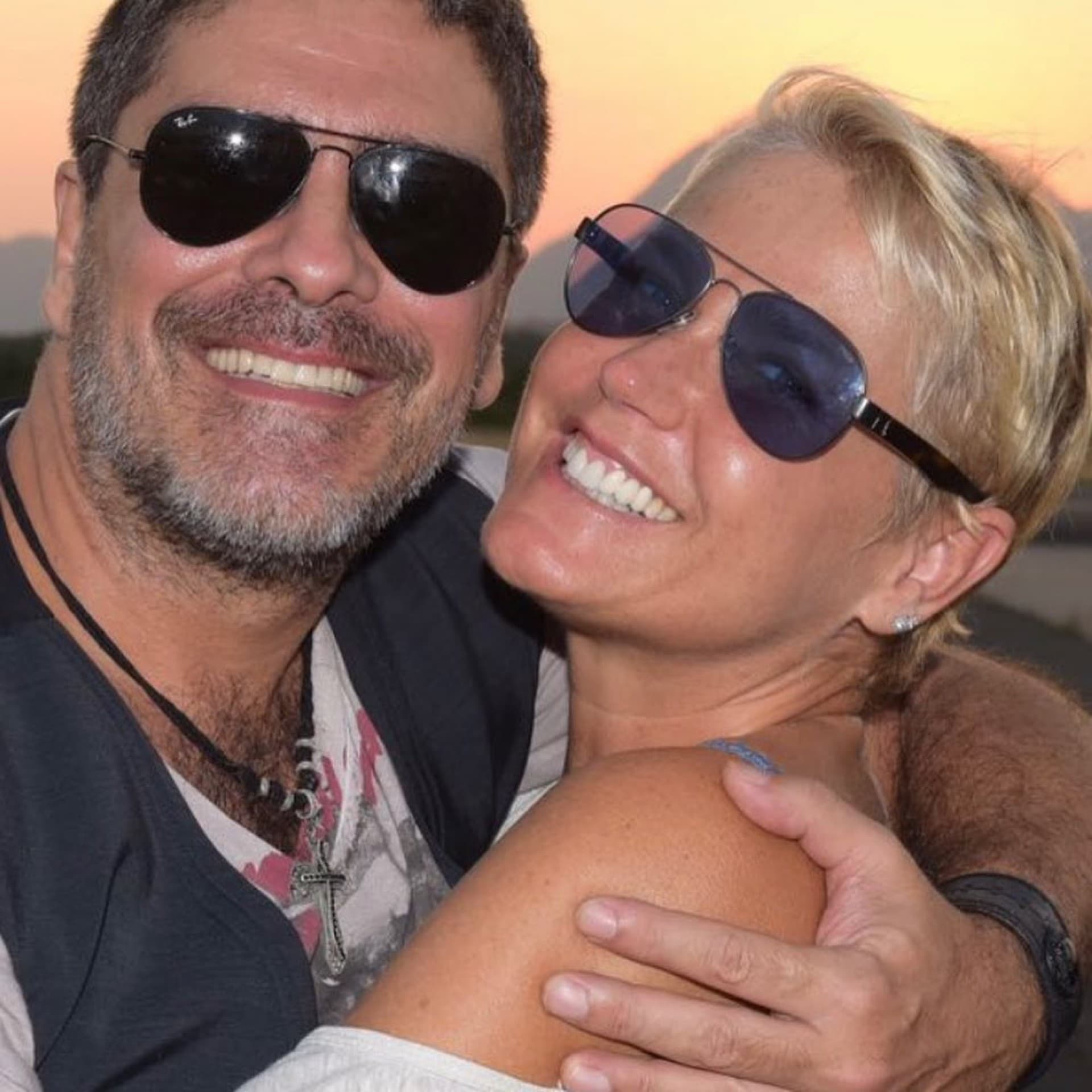 ‘Estou sendo muito bem comida', diz Xuxa sobre Junno Andrade
