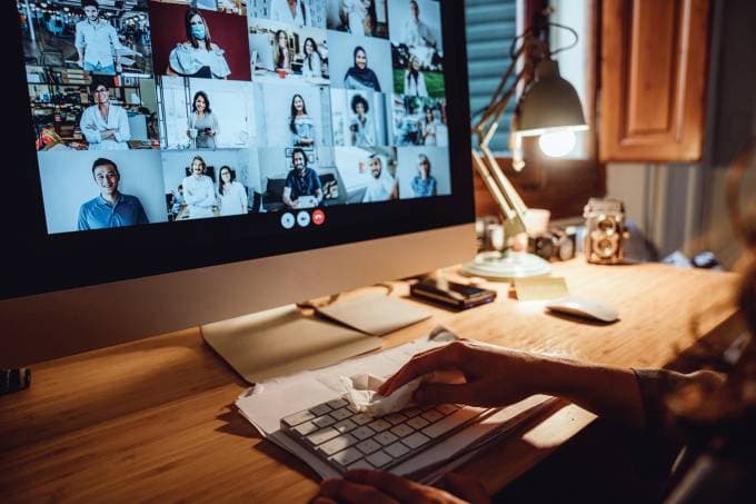 PAVOR MODERNO - O MEDO DE ESTAR ON-LINE: presença constante na internet faz surgir um novo tipo de neurose comportamental