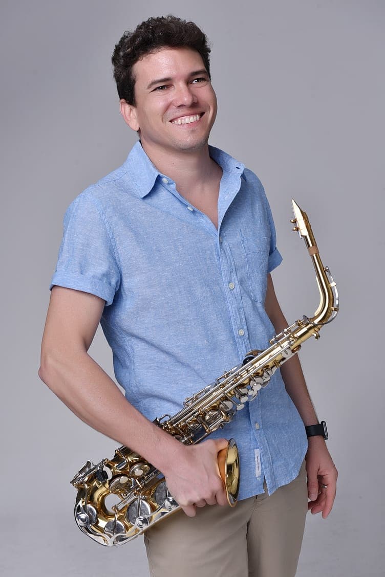 Cantor e multi-instrumentista potiguar Diogo das Virgens lança "Todo mundo no verão!" nesta sexta