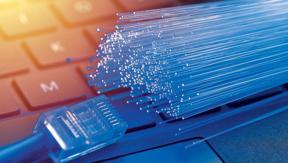 Nova meta do governo federal prevê fibra ótica em 99% das cidades brasileiras