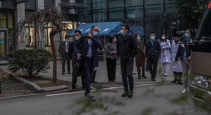 OMS visita mercado onde surgiram primeiros casos de covid em Wuhan