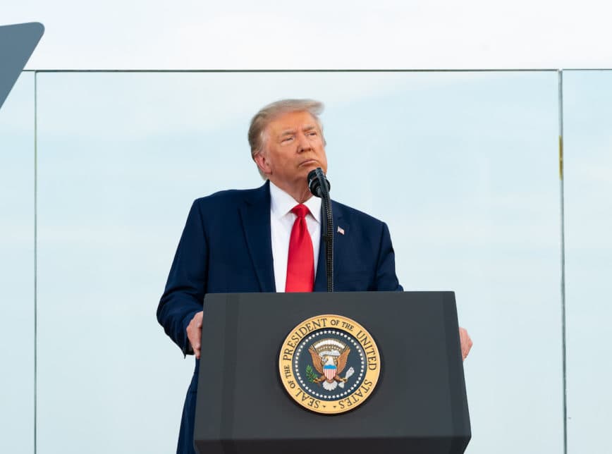 Iraque emite mandado de prisão para Donald Trump por morte de tenente do general Soleimani