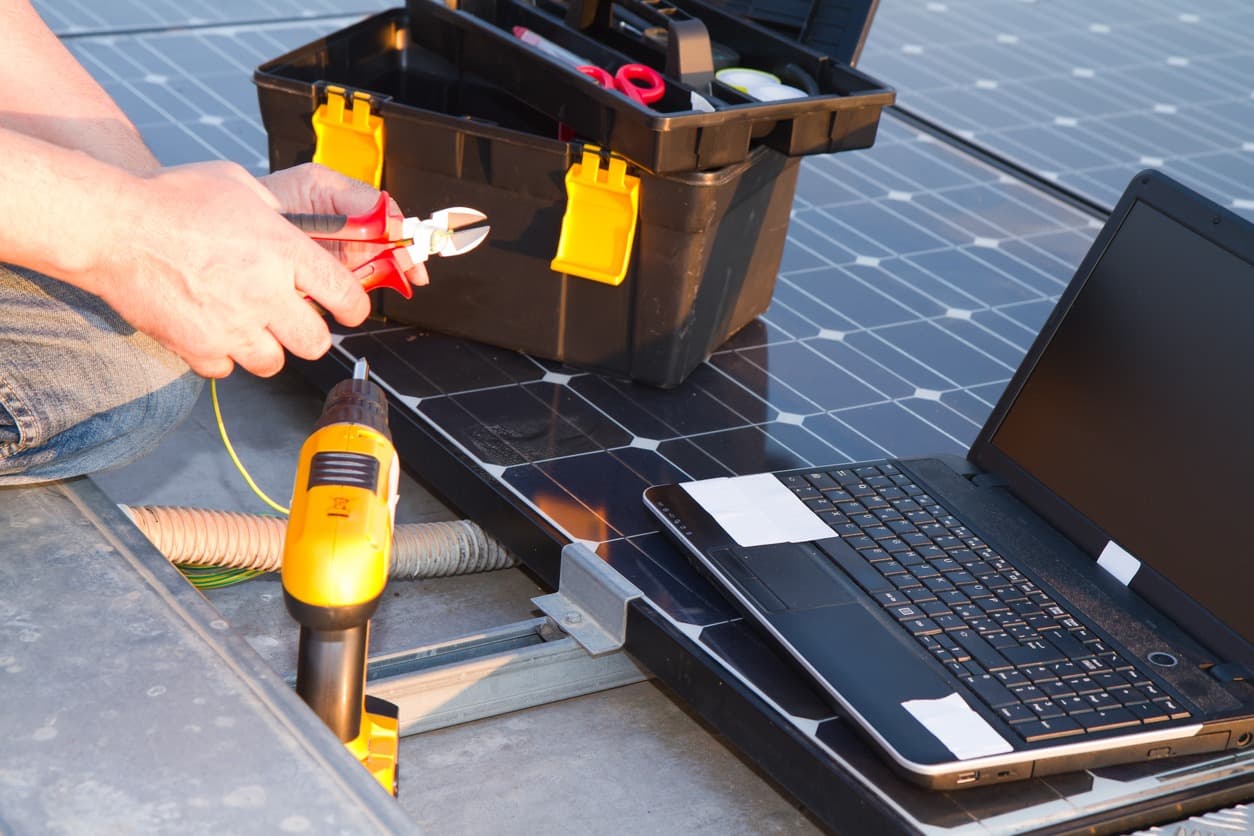 Energia solar exige cuidados e profissionalismo na hora de instalar