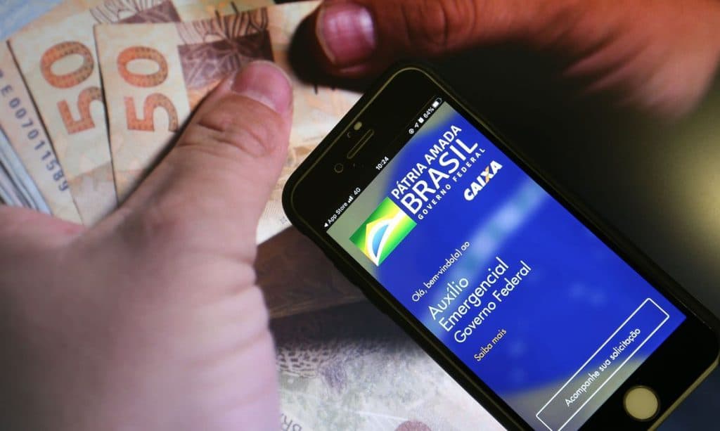Retorno do auxílio emergencial é defendido por 86,8%, diz pesquisa