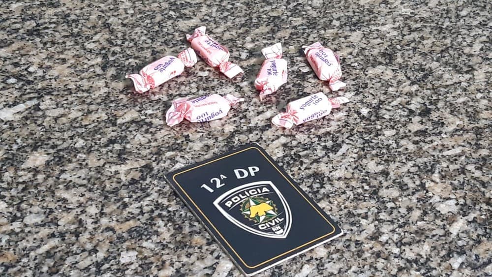 GOLPE DA BALINHA: Mulher é presa acusada de dopar idosa com bala de iogurte com alucinógeno e roubá-la na saída de caixa eletrônico em Natal