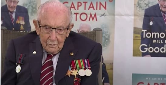 Morre o capitão Tom Moore, veterano britânico que arrecadou milhões contra a Covid-19