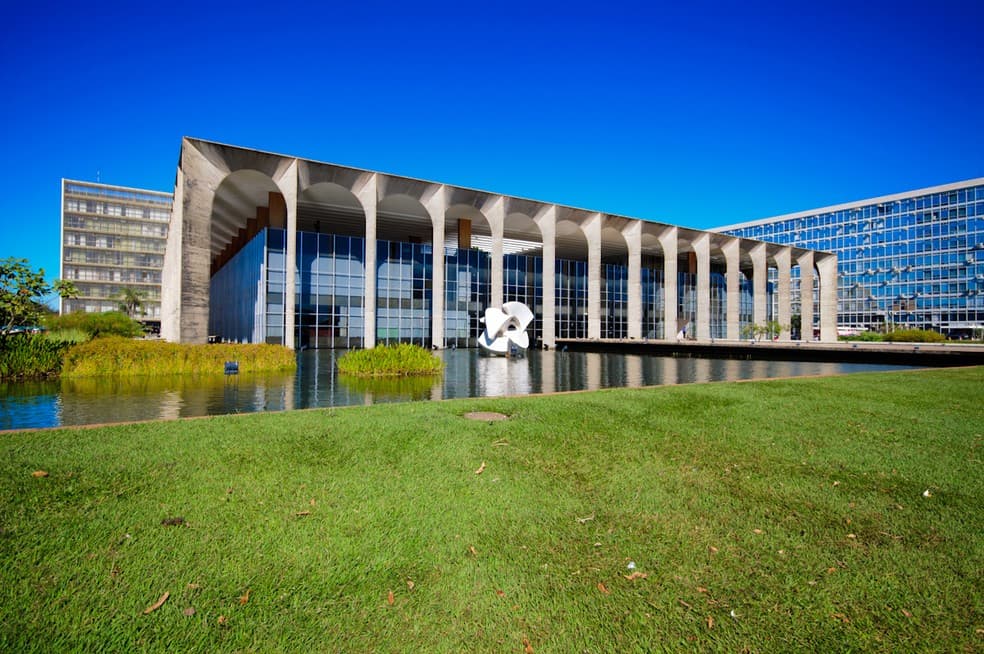 Instituto Rio Branco retoma concurso para diplomata e divulga novo cronograma; confira datas