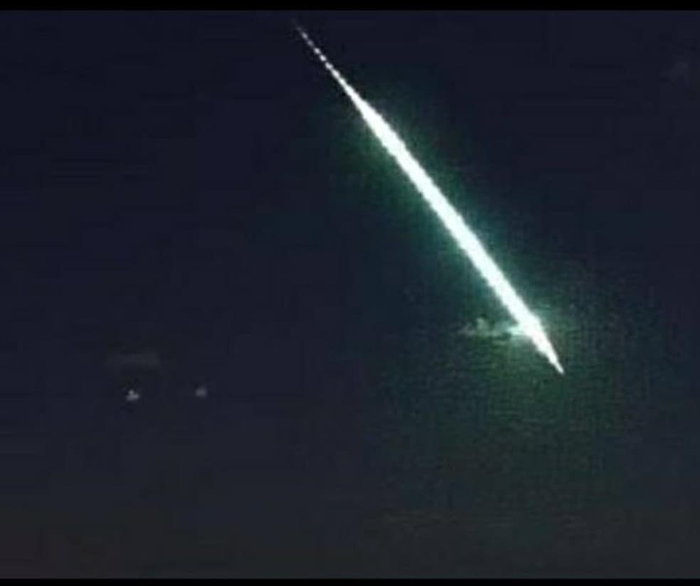 FOTO: "Objeto" seguido de estrondo no céu visto por potiguares na noite dessa quarta foi a entrada de um meteoro na atmosfera, dizem astrônomos