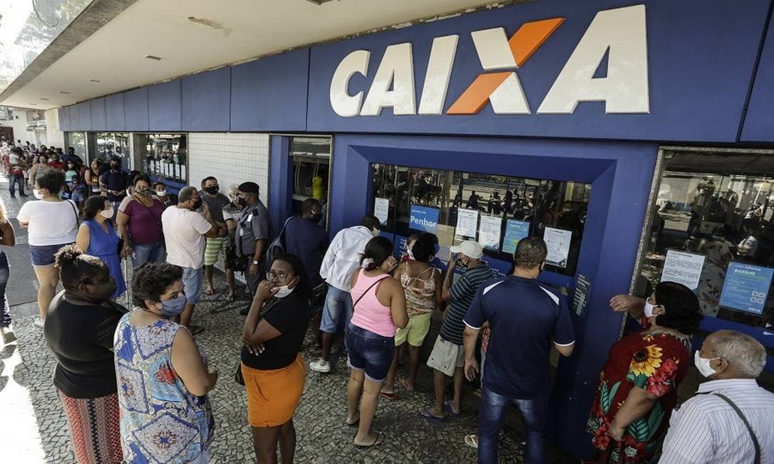 Auxílio emergencial: governo planeja anunciar volta do benefício depois do carnaval, fora do teto de gastos