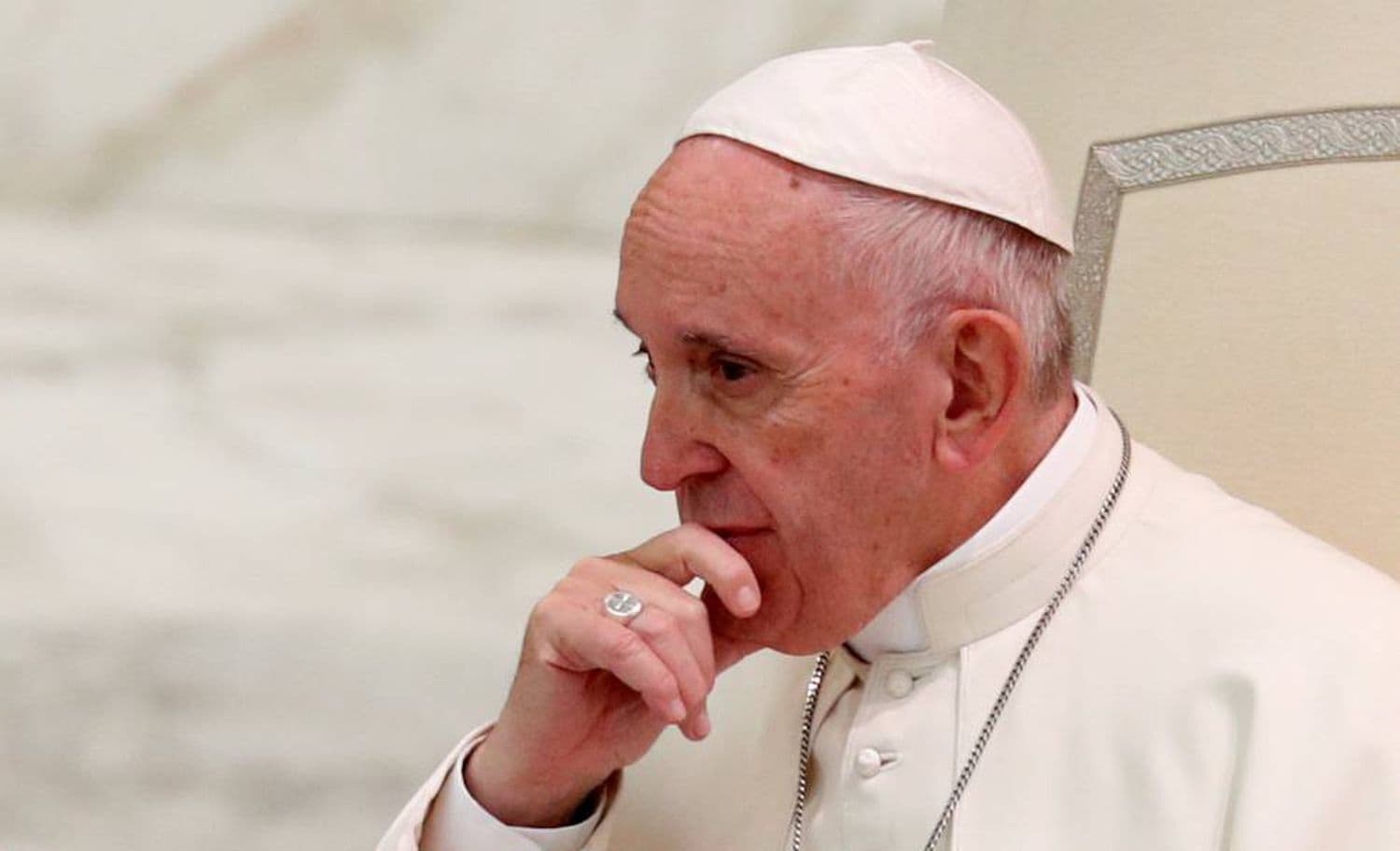 Com aval do papa Francisco, Vaticano proíbe bênção a casamento homossexual