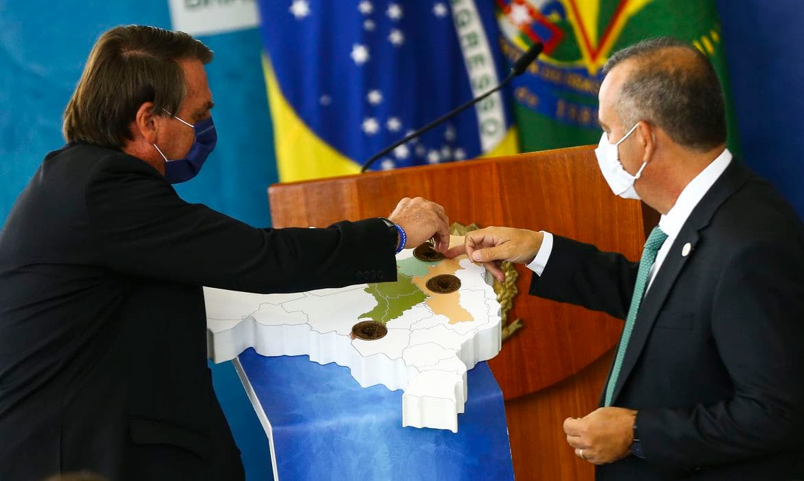 Bolsonaro lança com Rogério Marinho o Programa Águas Brasileiras, voltado para a revitalização de bacias hidrográficas