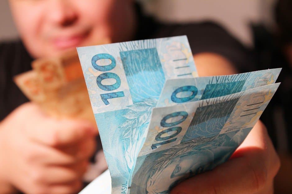 Salário mínimo ideal deveria ser de R$ 5.997,14, aponta pesquisa do Dieese