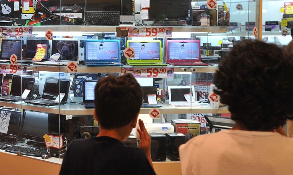 Governo federal reduz em 10% imposto de importação para equipamentos de informática e telecomunicações