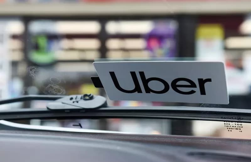 Motoristas de Uber do Reino Unido passam a ter salário mínimo, férias e pensão