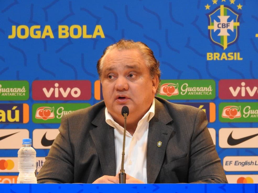 Internado com Covid, tetracampeão Branco piora e respira por aparelhos em UTI