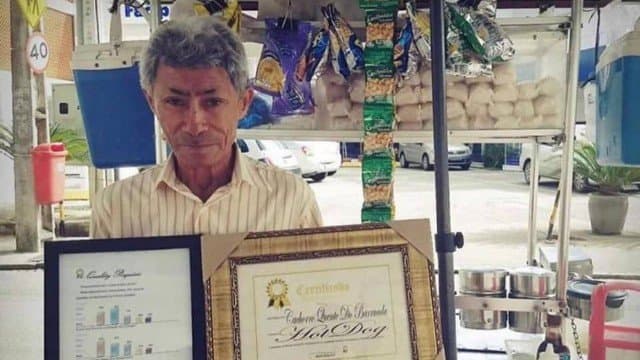 Morre ambulante Barruada, famoso por pedir fim de doações após ganhar ‘o suficiente'