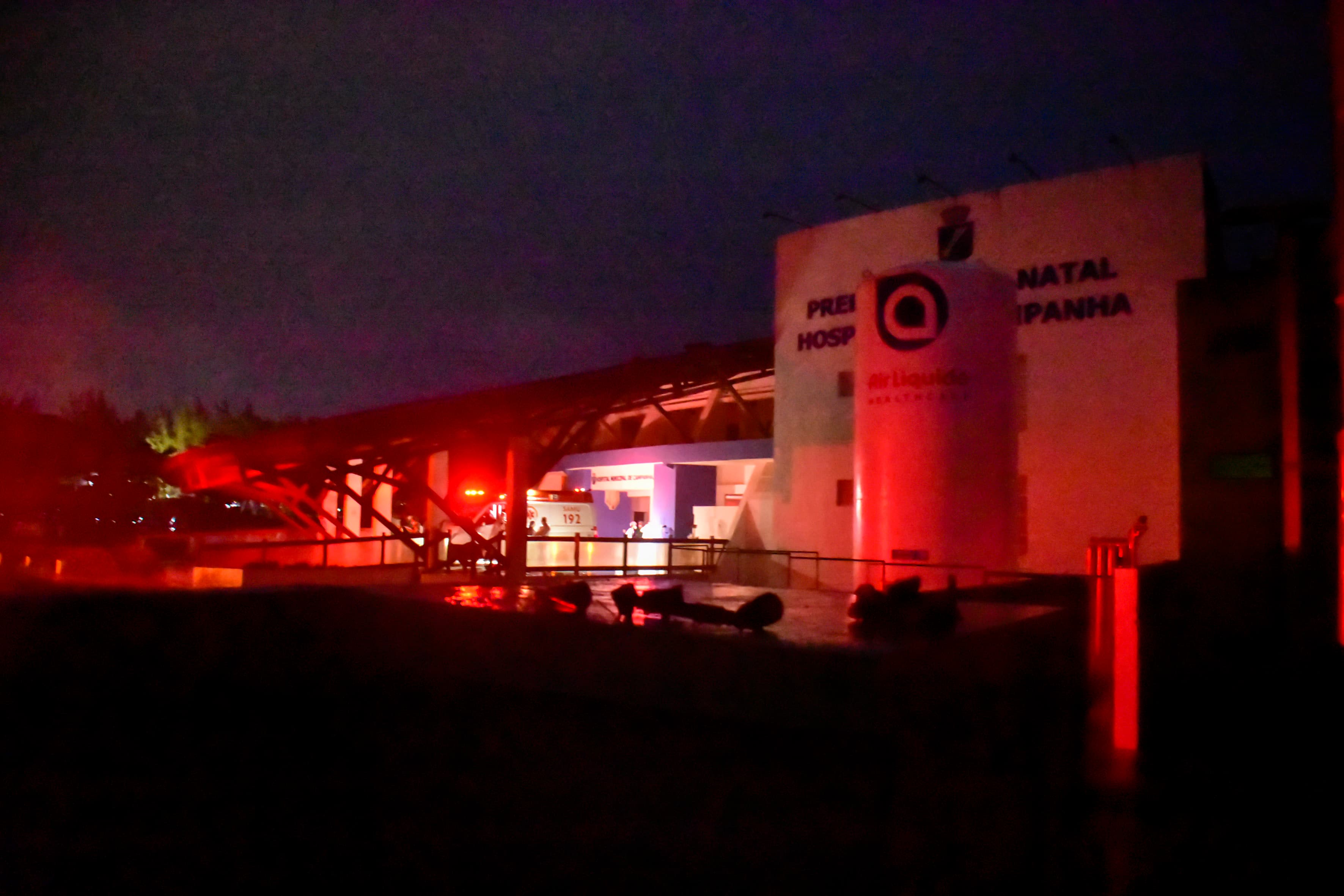 FOTOS: Hospital de Campanha recebe apoio do SAMU após pane elétrica