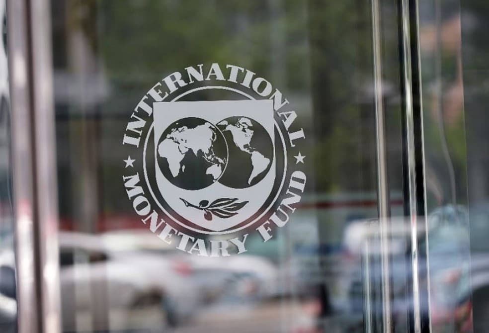 FMI melhora projeções para a economia global, mas condiciona otimismo ao ritmo de vacinação