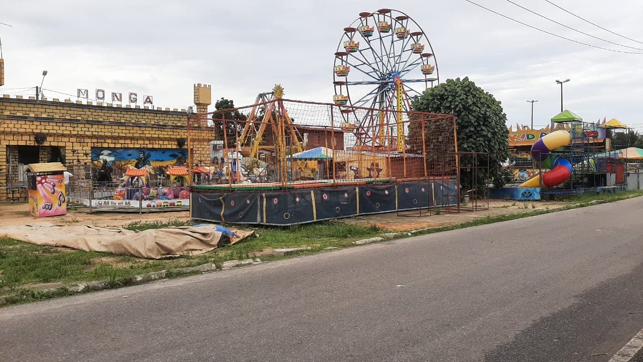 FOTOS: Cosern desativa "gato" de energia em parque de diversão em Parnamirim