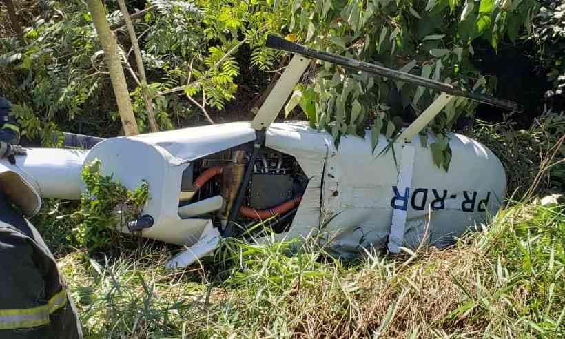 Piloto e três passageiros saem ilesos de queda de helicóptero em Belo Horizonte