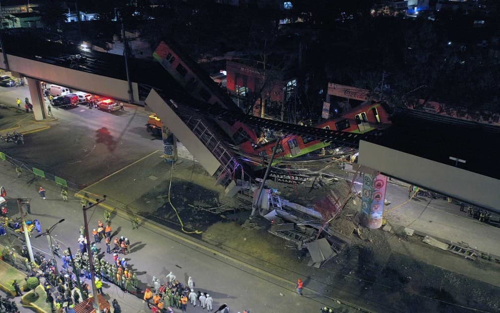 FOTOS: Trem do metrô da Cidade do México cai em avenida e deixa dezenas de mortos e feridos