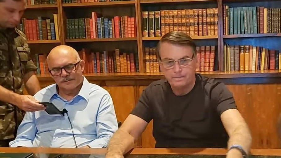 Bolsonaro estuda aumentar Bolsa Família em ‘pelo menos 50%