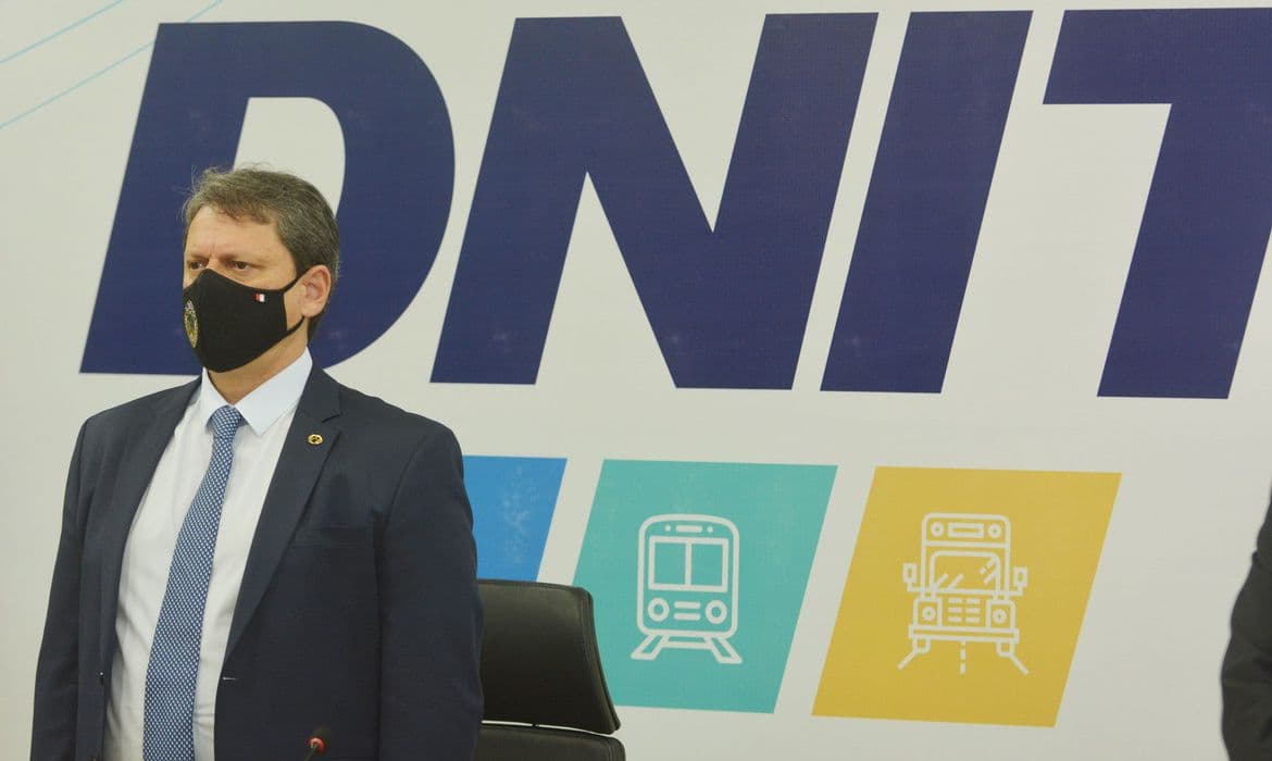 País passa por transformação da infraestrutura nacional, diz ministro Tarcísio Gomes de Freitas
