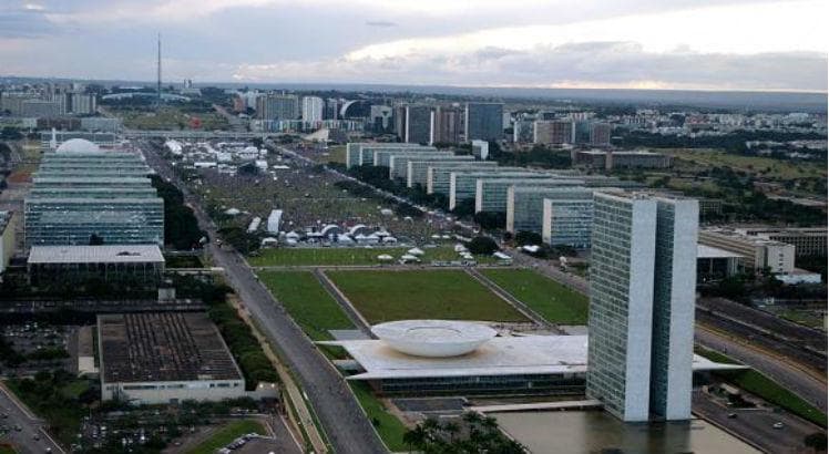 Governo Federal planeja benefício mensal de até R$ 250 para órfãos da Covid-19