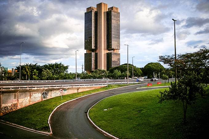 Banco Central eleva taxa de juros em 0,75 ponto, a 4,25% ao ano