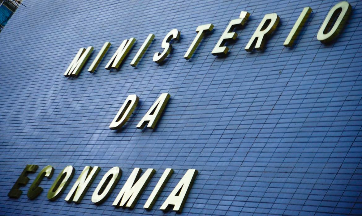 Imposto de renda de empresas será reduzido para 10% a partir de 2023; redução de 15% para 12,5% escalonada começa em 2022
