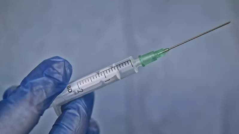 EUA aprovam uso emergencial de remédio para artrite da Roche para casos graves de Covid-19