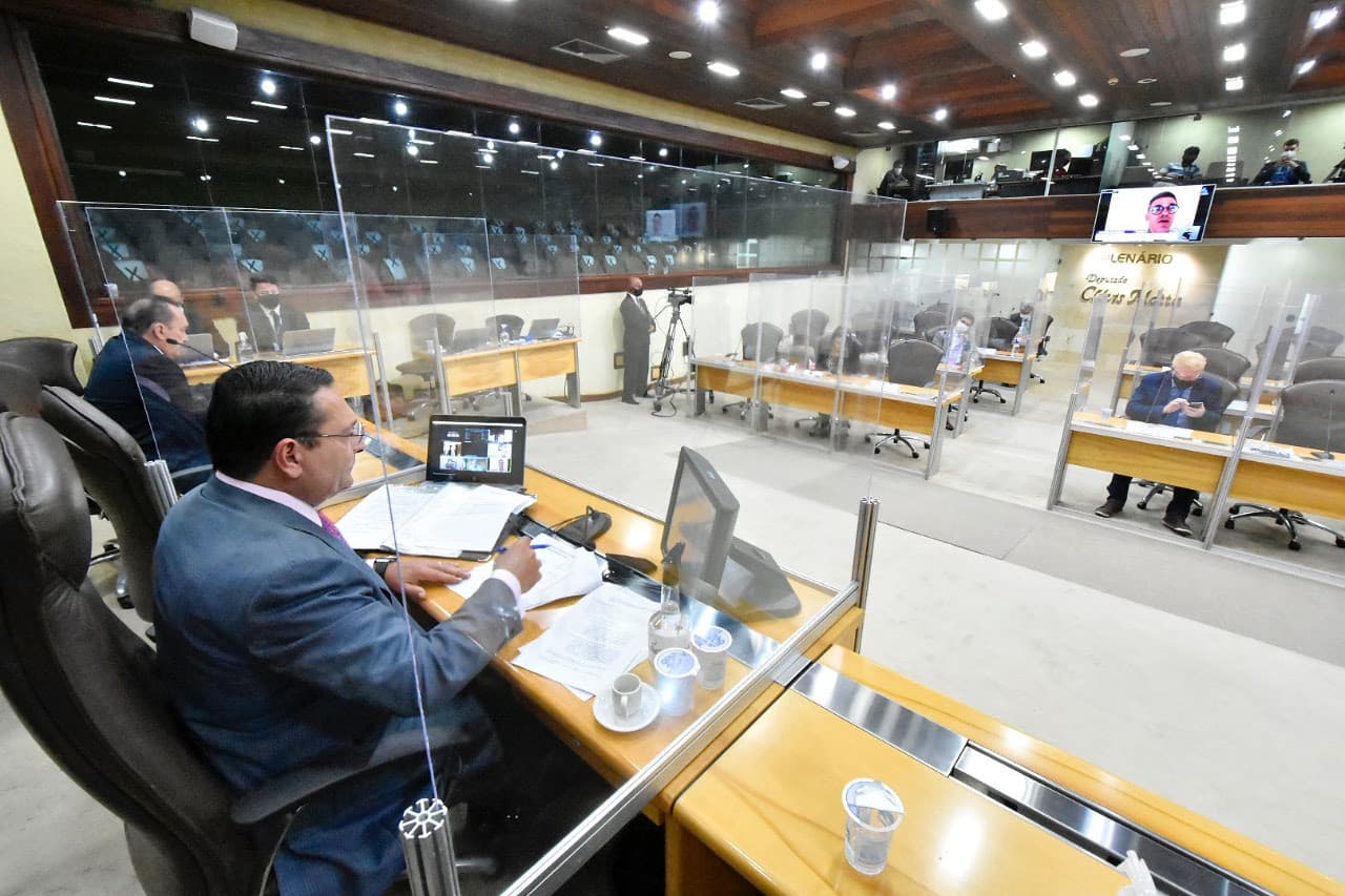 Deputados aprovam projeto de Ezequiel Ferreira que regula off road no RN