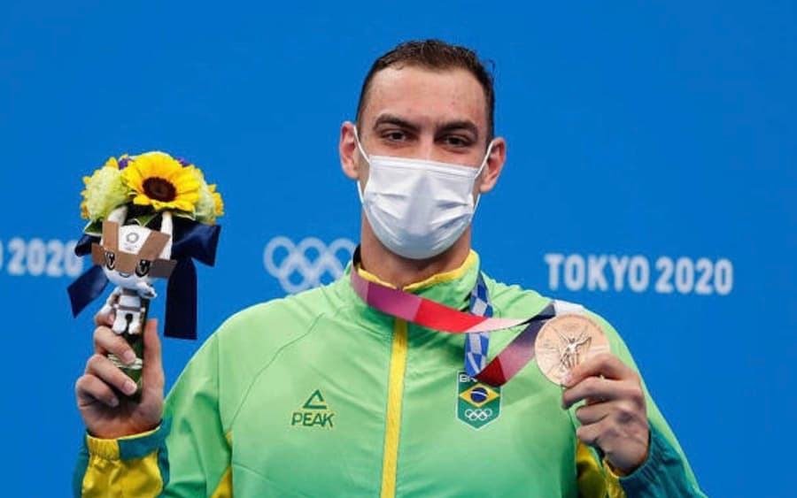 Atleta militar, Fernando Scheffer é bronze na natação