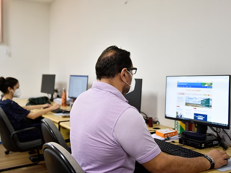Portaria libera retorno ao trabalho presencial de servidores públicos do RN; da mesma forma, bolsistas e estagiários