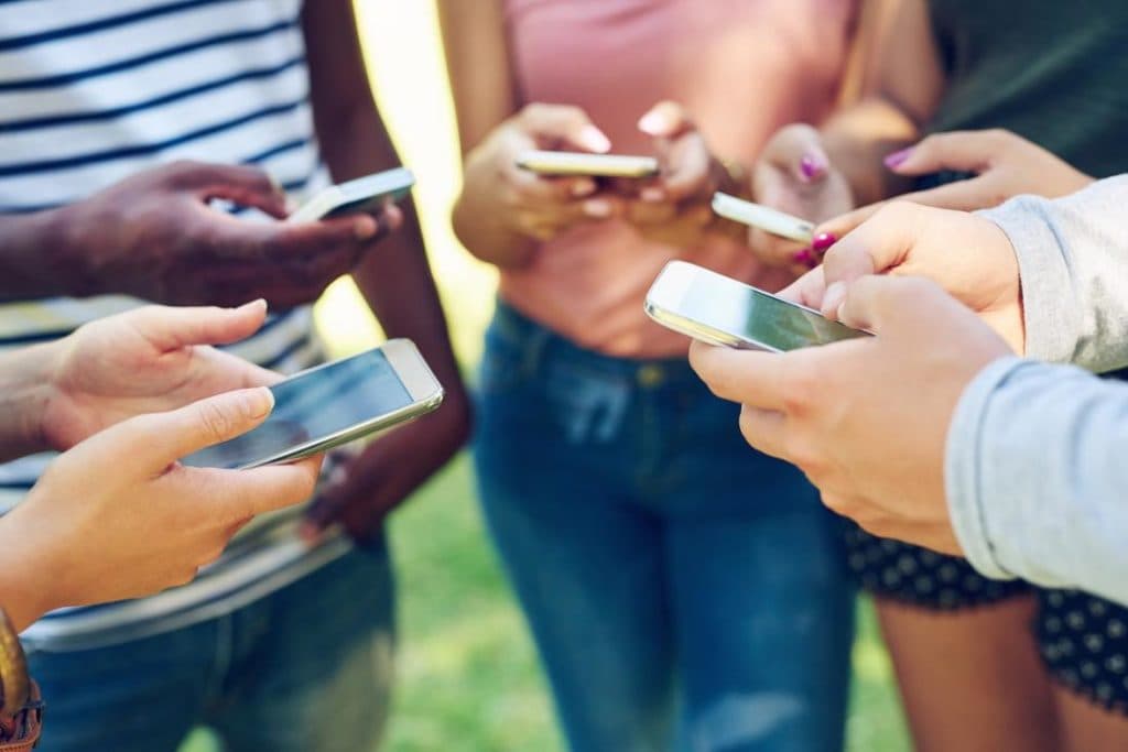 Brasil é o país em que pessoas passam mais tempo em aplicativos, mostra pesquisa