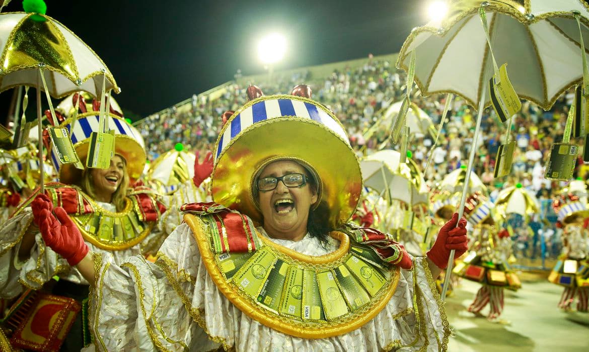 Com vacinação completa, Rio poderá ter carnaval em 2022, diz Paes