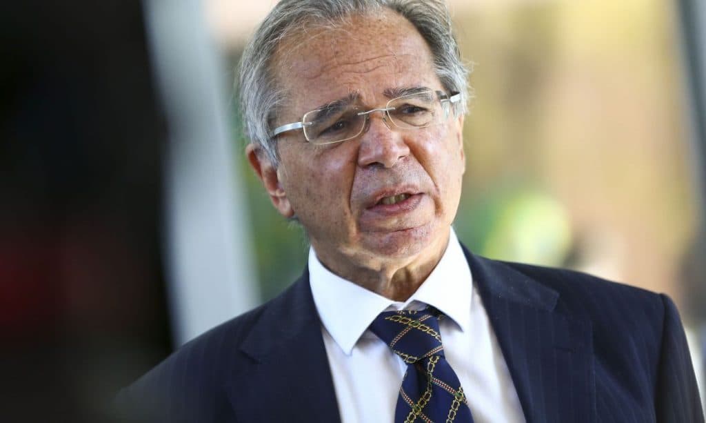 Orçamento pode acomodar aumento do Bolsa Família, diz ministro Paulo Guedes