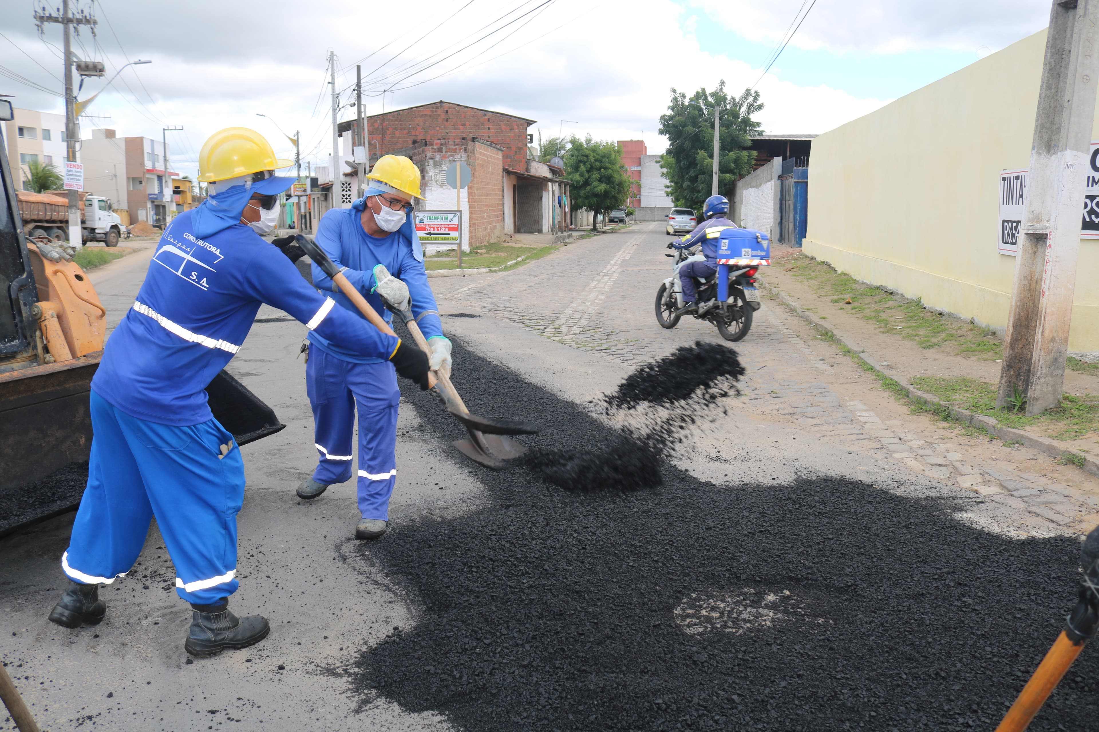 FOTOS: Obras de saneamento tem continuidade em Parnamirim