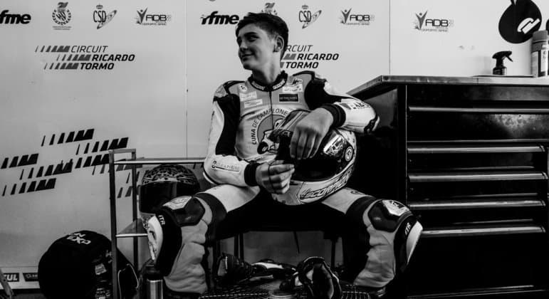TRAGÉDIA: Garoto de 14 anos morre após cair e ser atropelado em competição de motovelocidade