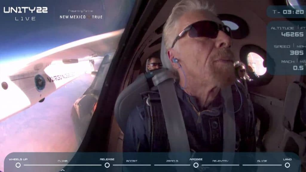 VÍDEO E FOTOS: Bilionário Richard Branson decola para o espaço em nave da Virgin Galactic