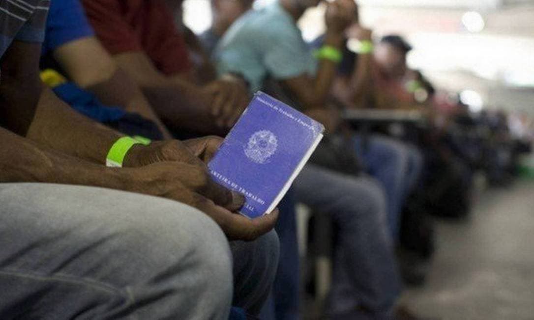 IBGE: Taxa de desemprego fica estável em 14,6%, que significa 14,8 milhões em busca de uma vaga