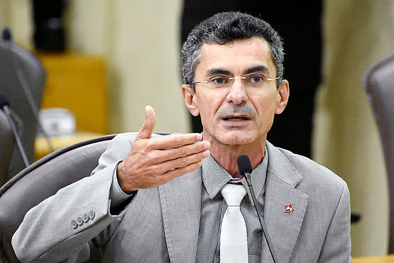 “Quem tem medo de CPI é a oposição”, rebate líder do governo Fátima Bezerra