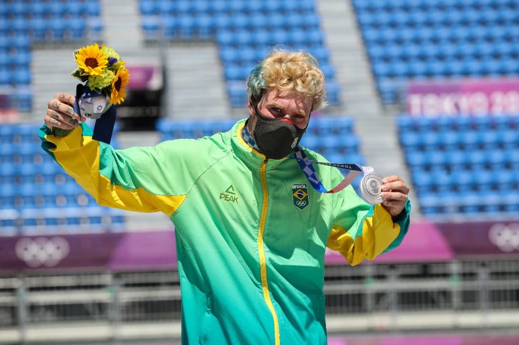 Pedro Barros dá terceira medalha de prata ao Brasil no skate em Tóquio