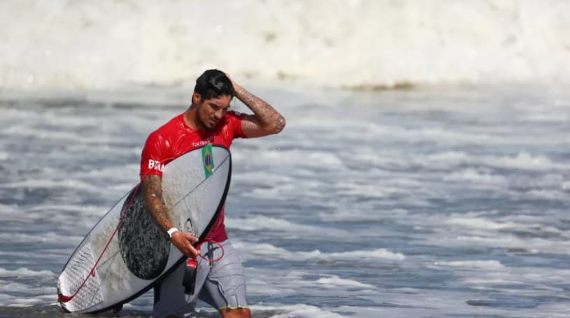 Gabriel Medina vai perder etapa do Mundial de Surfe por não ter se vacinado