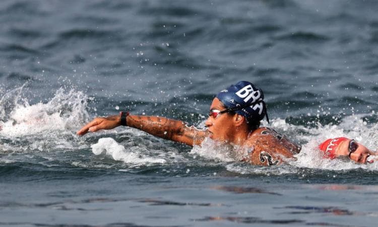 É DO BRASIL: Ana Marcela Cunha conquista medalha de ouro na maratona aquática da Olimpíada de Tóquio