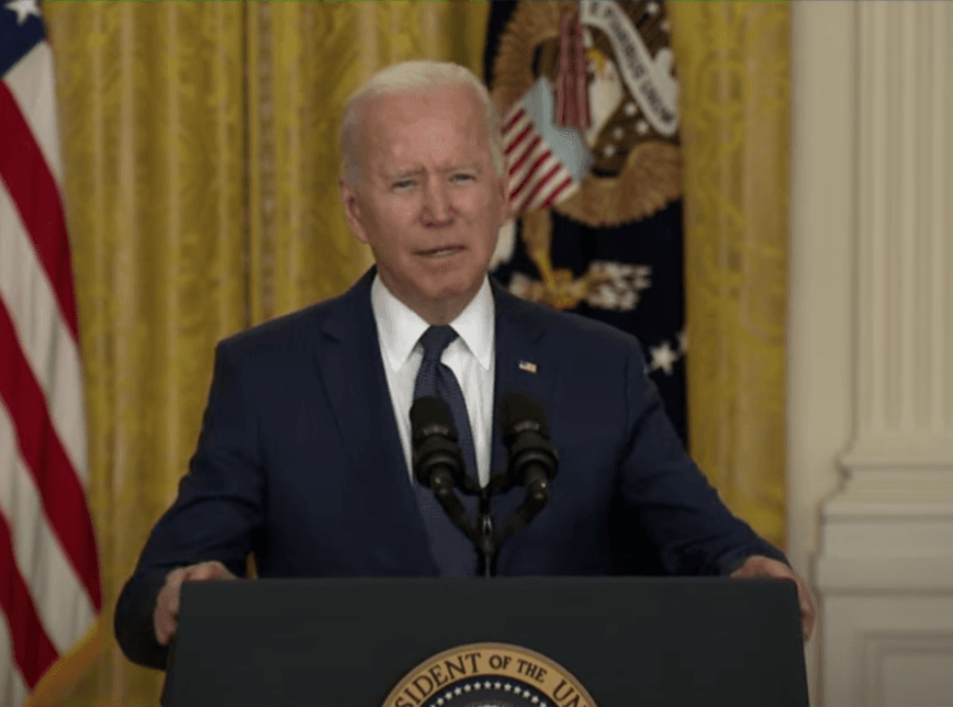 “Vamos caçá-los e fazer com que paguem”, diz Biden sobre ataques terroristas em Cabul, no Afeganistão