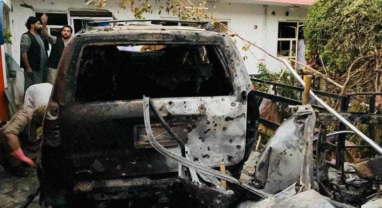 Ataque de drone dos EUA atinge carro-bomba do Estado Islâmico em Cabul, no Afeganistão